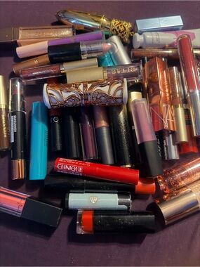 Assorted lipsticks and lipgloss 2